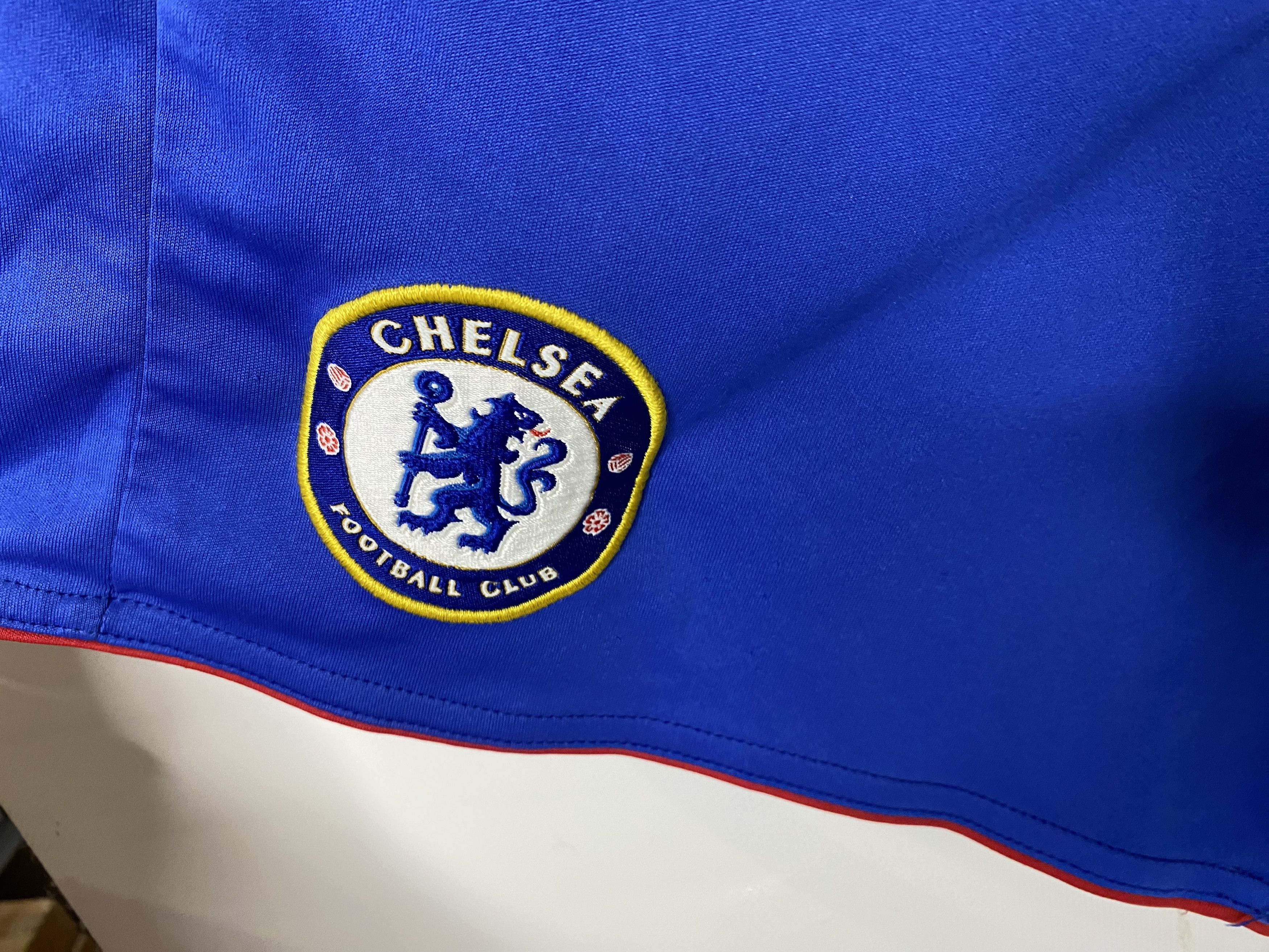 Adidas × Chelsea Soccer CHELSEA LONDON 2010 2011 HOME FOOTBALL SHORTS SOCCER Size US 32 / EU 48 - 5 Thumbnail