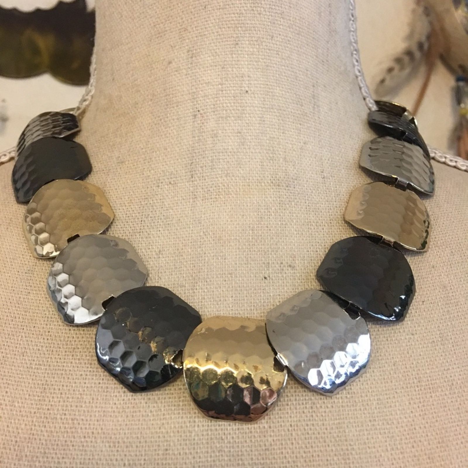 Jewelry Tri-tone silver gold chrome hammered disc necklace Size ONE SIZE - 1 Thumbnail