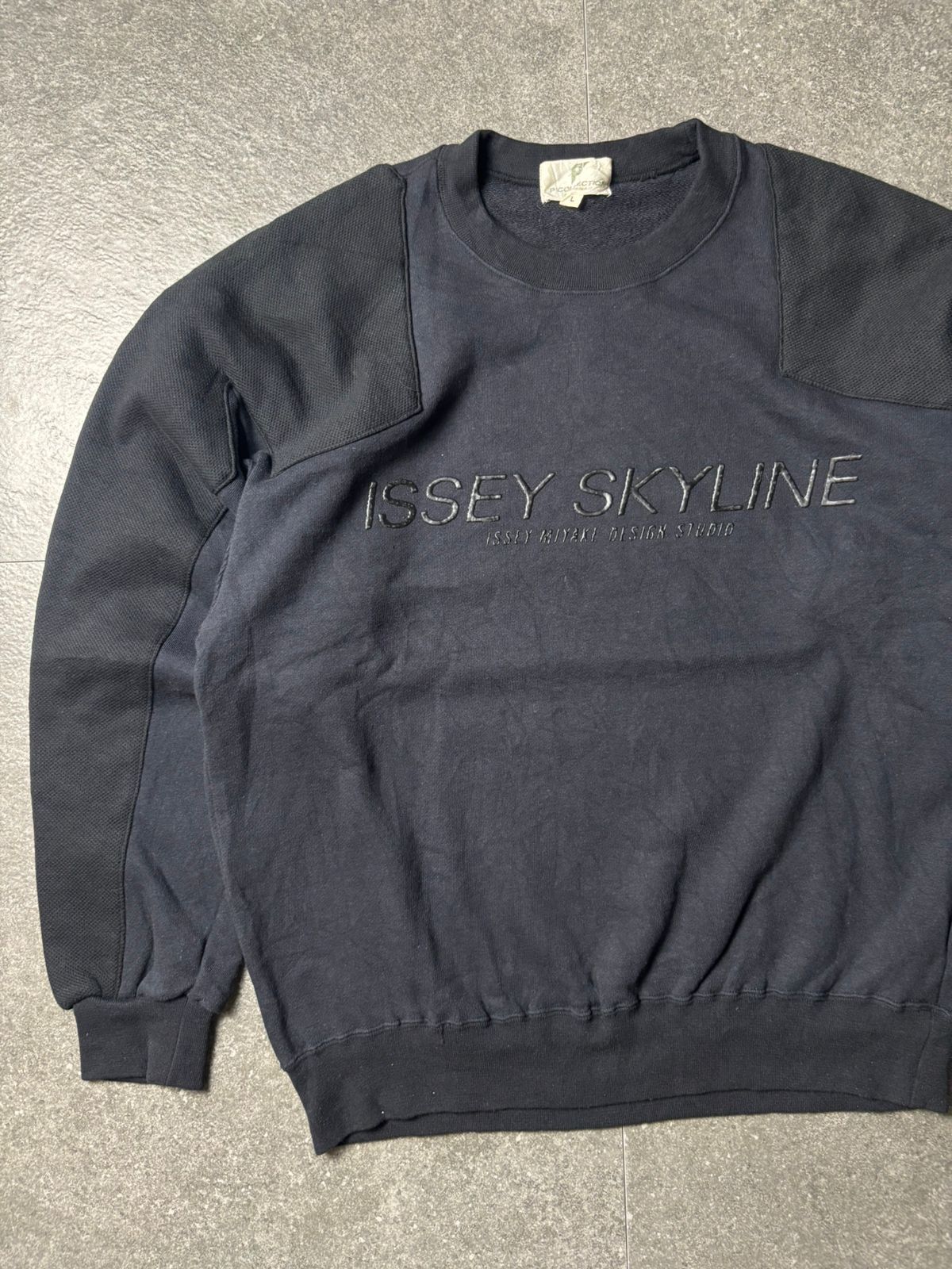 Issey Miyake 1982 Issey Miyake Skyline Staff Sweatshirt Size US L / EU 52-54 / 3 - 3 Thumbnail