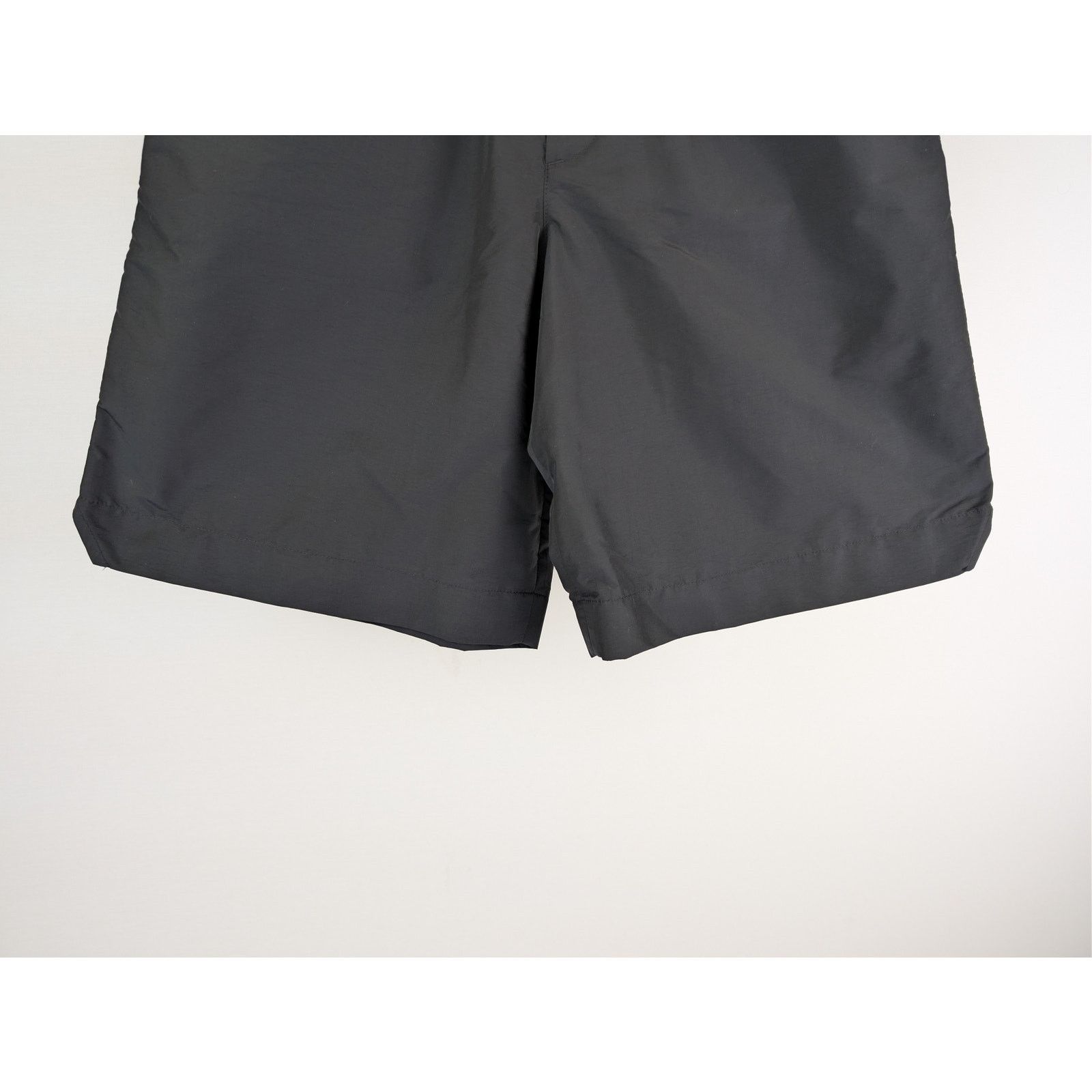 Bottega Veneta o1rshd1 Lightweight Technical Nylon Shorts in Black Size US 30 / EU 46 - 4 Thumbnail