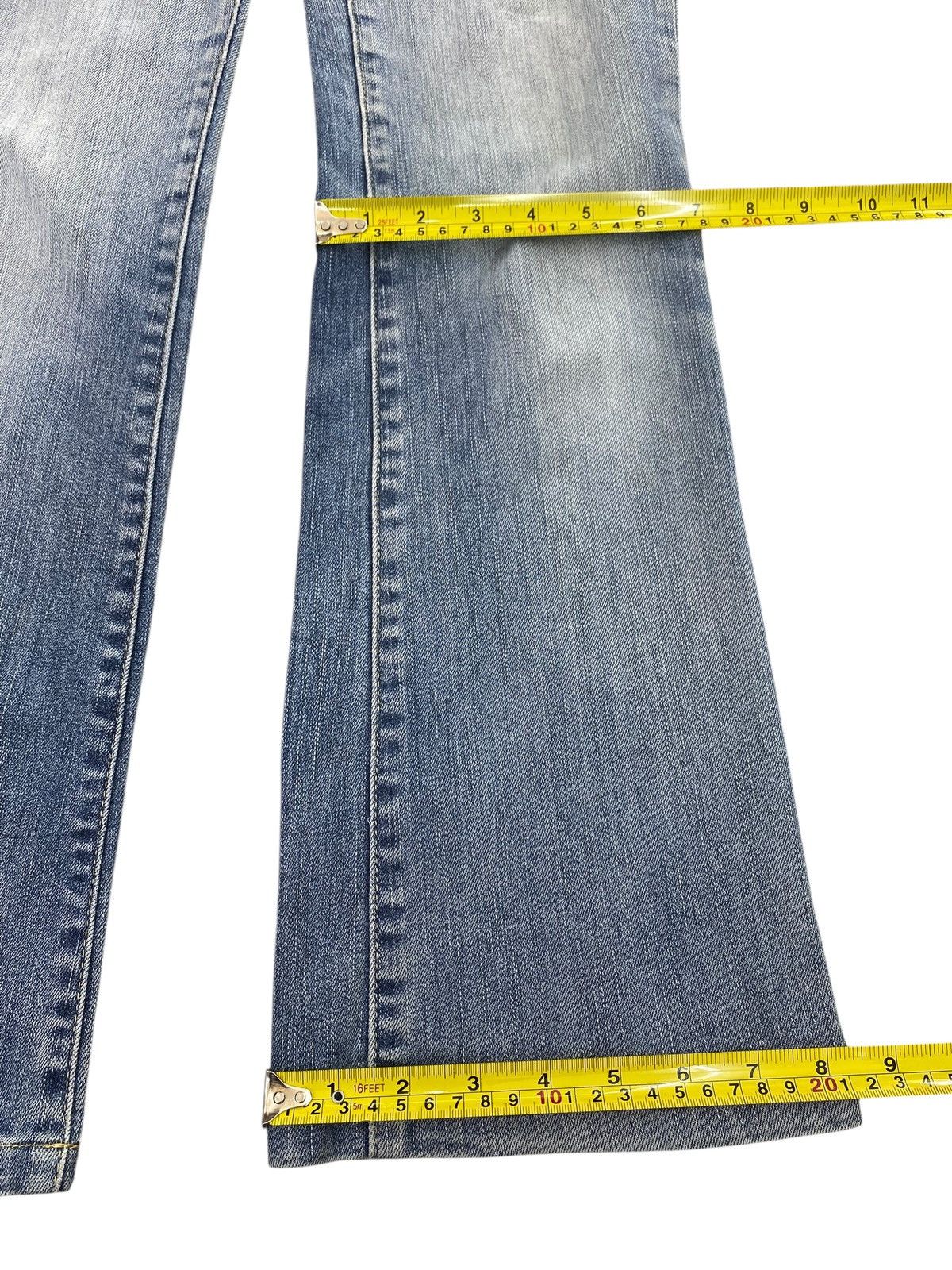 Uniqlo Uniqlo Style Up Faded Wash Style Flare Jeans Size US 28 / EU 44 - 12 Thumbnail