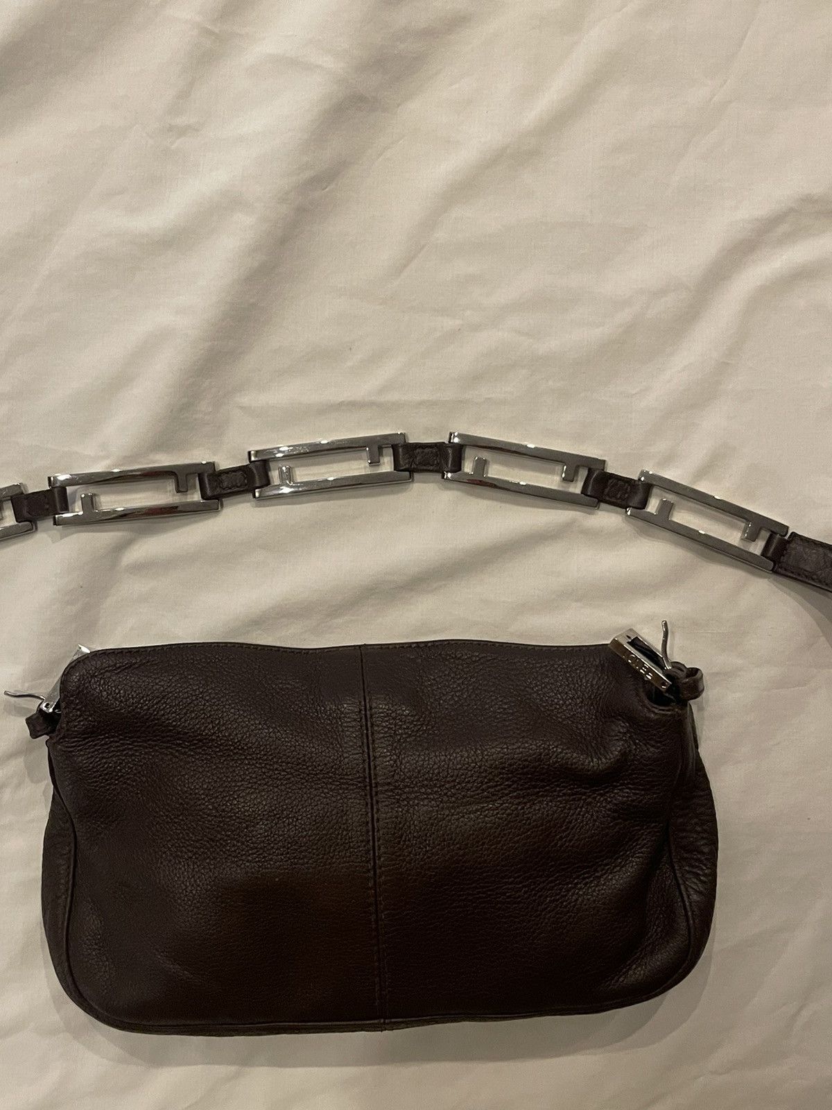 Fendi × Vintage Fendi Leather chain pochette Size ONE SIZE - 13 Thumbnail