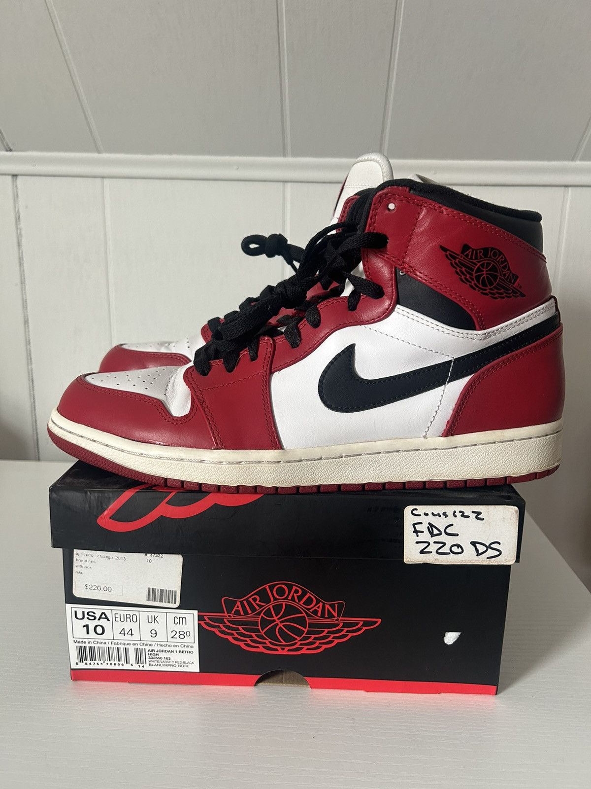 Jordan Brand Air Jordan 1 Retro Chicago 2013 Size US 10 / EU 43 - 8 Thumbnail