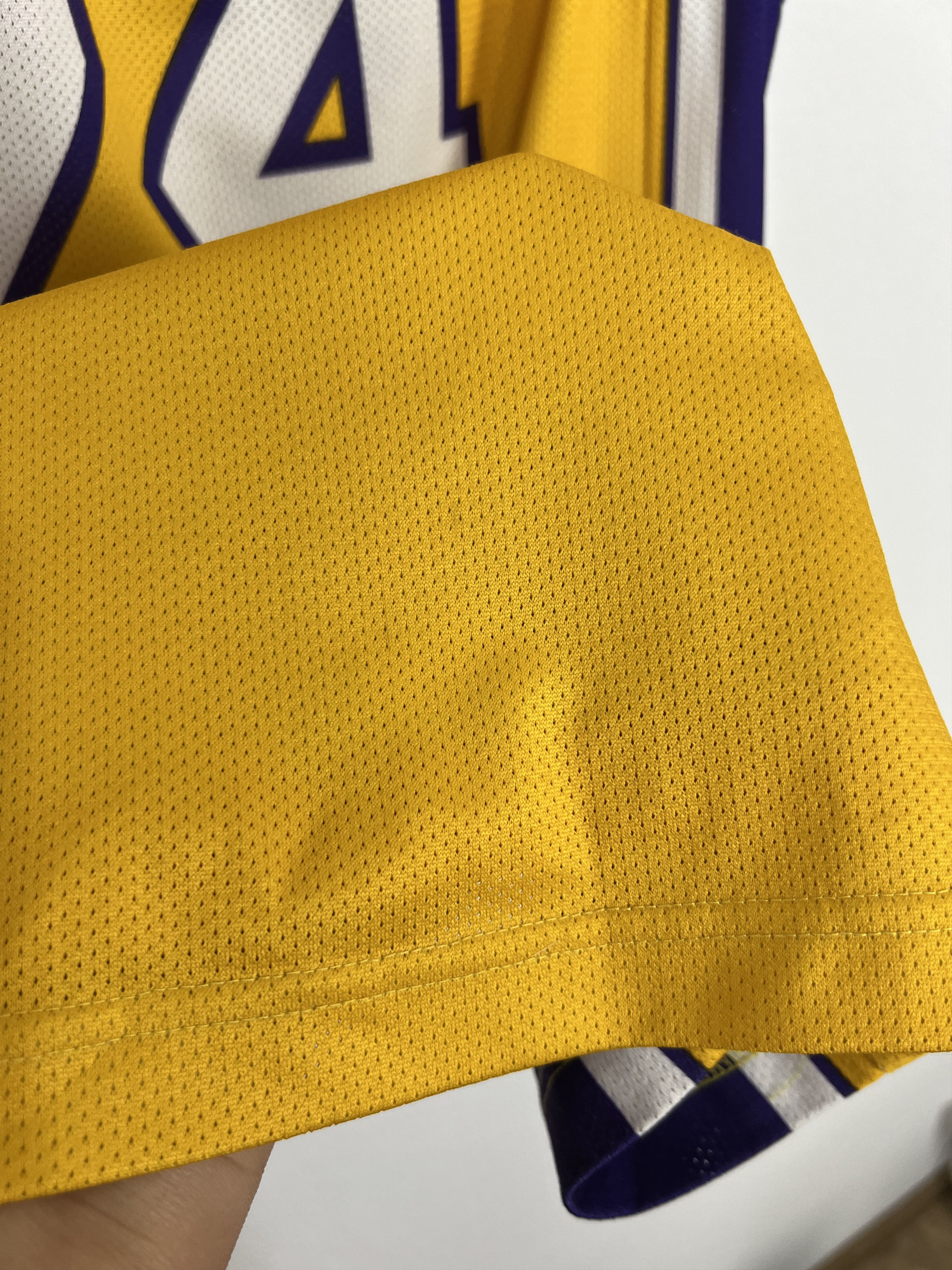 Champion Vintage 90's Champion Los Angeles Lakers #24 Bryant Jersey Size US L / EU 52-54 / 3 - 11 Thumbnail