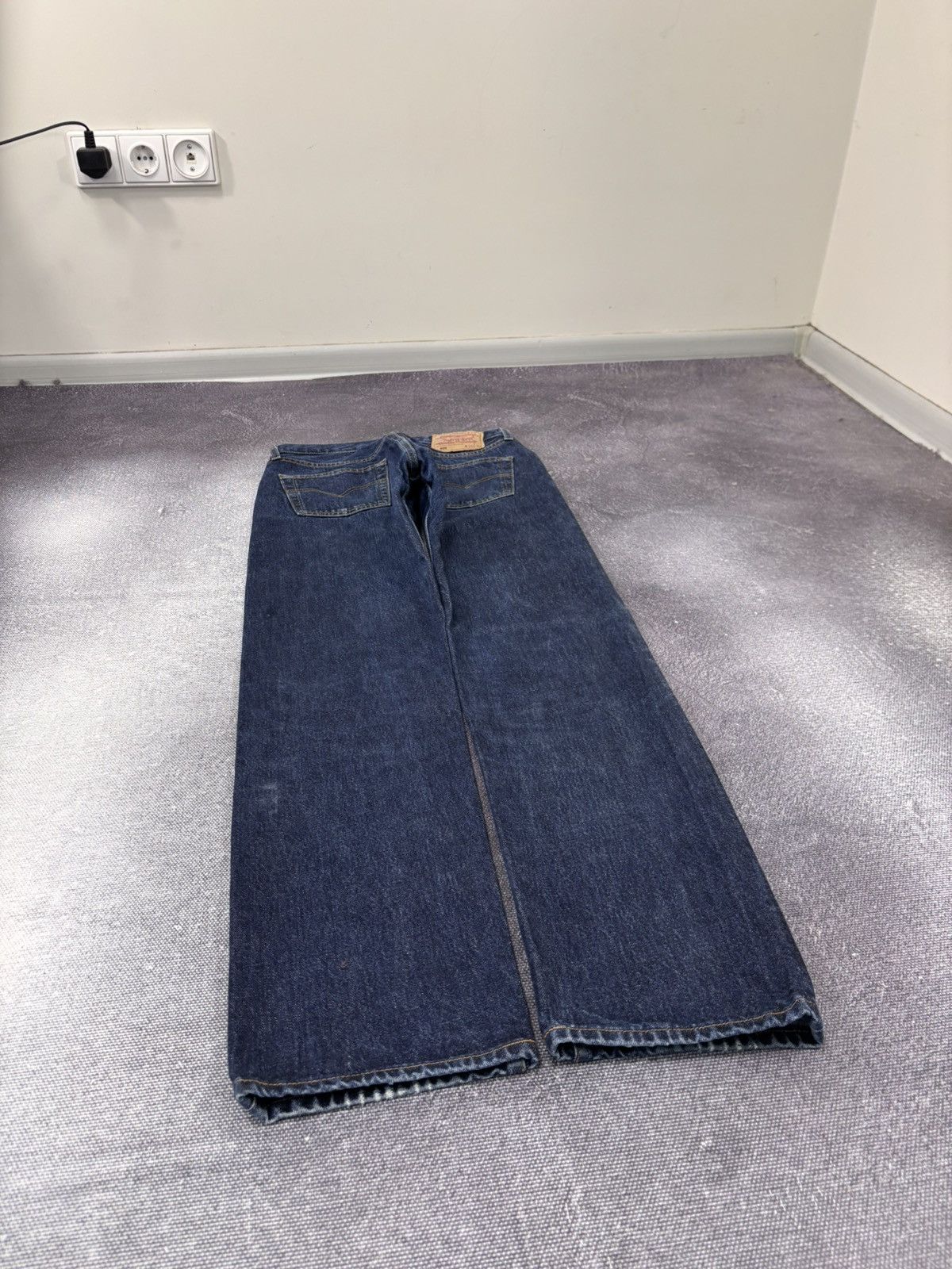 Levi's Vintage Levi’s 501 Men’s Dark Blue Denim Jeans Size US 30 / EU 46 - 3 Thumbnail