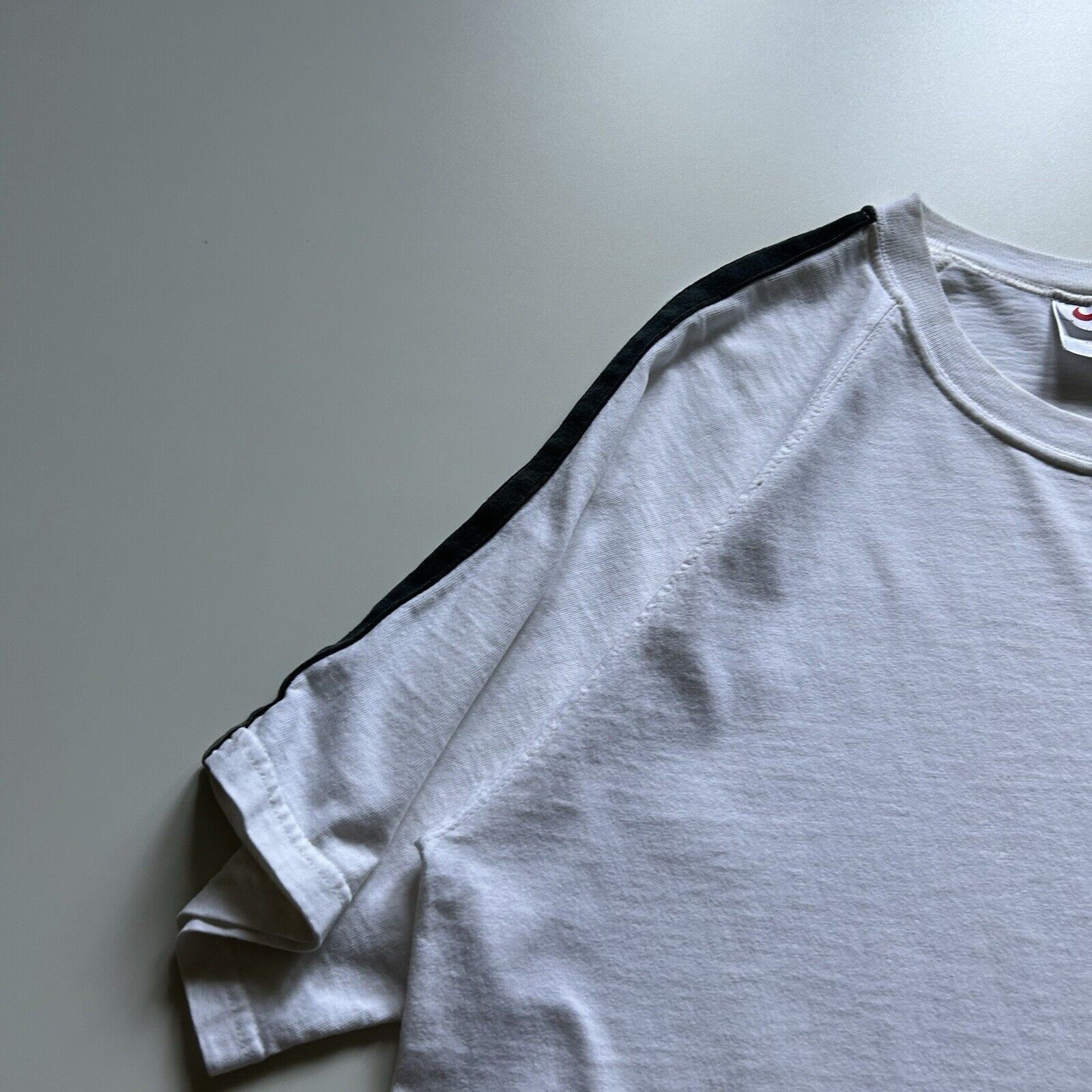 Nike Vintage 90s Nike Center Swoosh T Shirt Medium White Rare USA Size US M / EU 48-50 / 2 - 5 Thumbnail