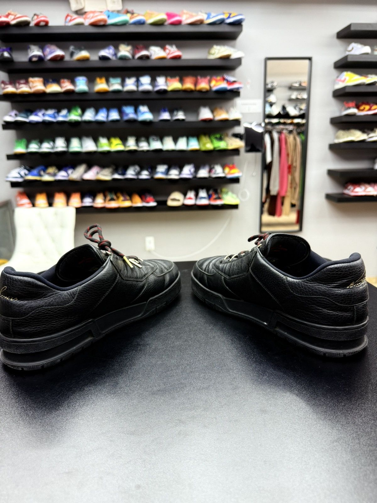 Louis Vuitton Louis Vuitton Black Gold Hardware Trainer Sneaker 8US - 7LV Size US 8 / EU 41 - 13 Thumbnail