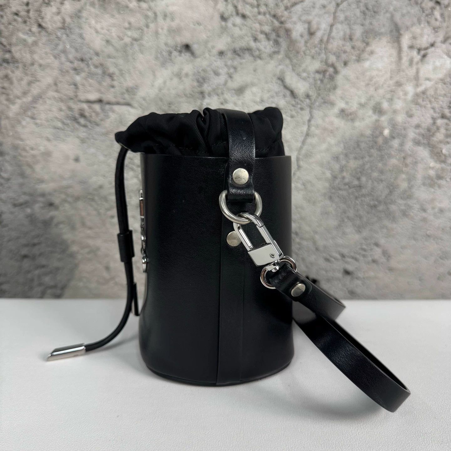 Vivienne Westwood Vivienne Westwood Bucket Bag Used Size ONE SIZE - 4 Thumbnail