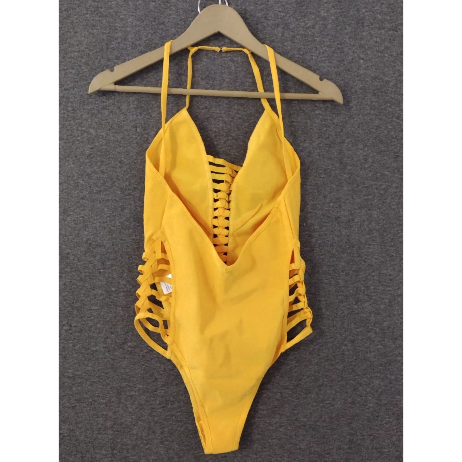 Vintage Codigo One Piece Swimsuit M Strappy Open Back Yellow Bathing Suit Women One Piece M Yellow Strappy Open-Back Beach 90s? Size M / US 6-8 / IT 42-44 - 2 Thumbnail