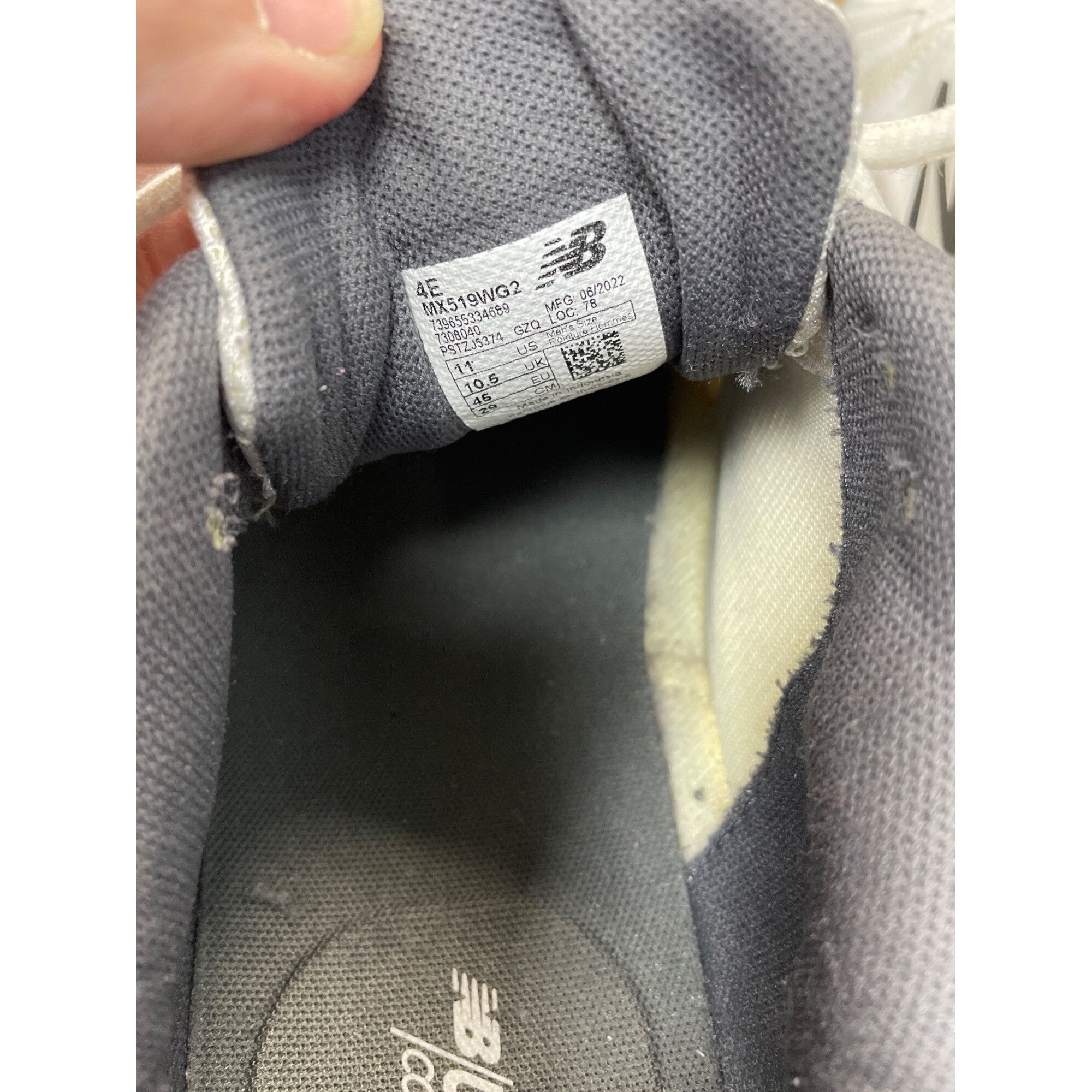 New Balance New Balance 519 Mens white gray casual walking sneakers Sz 1 Size US 11 / EU 44 - 7 Thumbnail