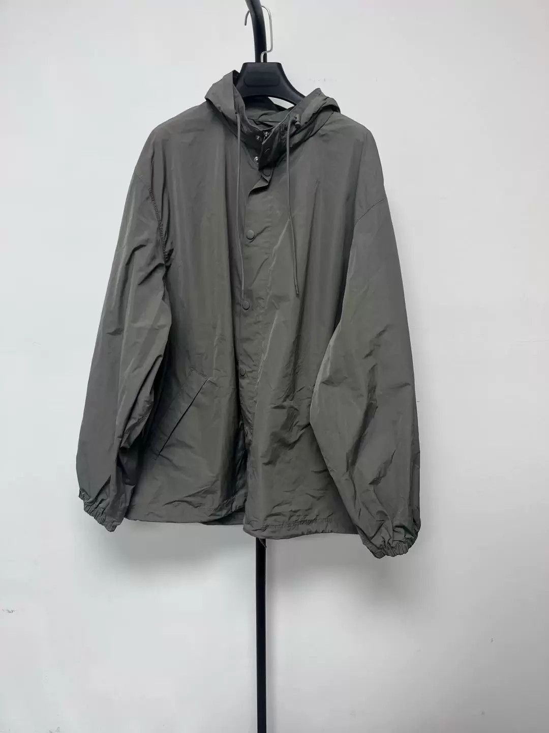 Balenciaga balenciaga logo print hooded jacket. Size US S / EU 44-46 / 1 - 1 Thumbnail