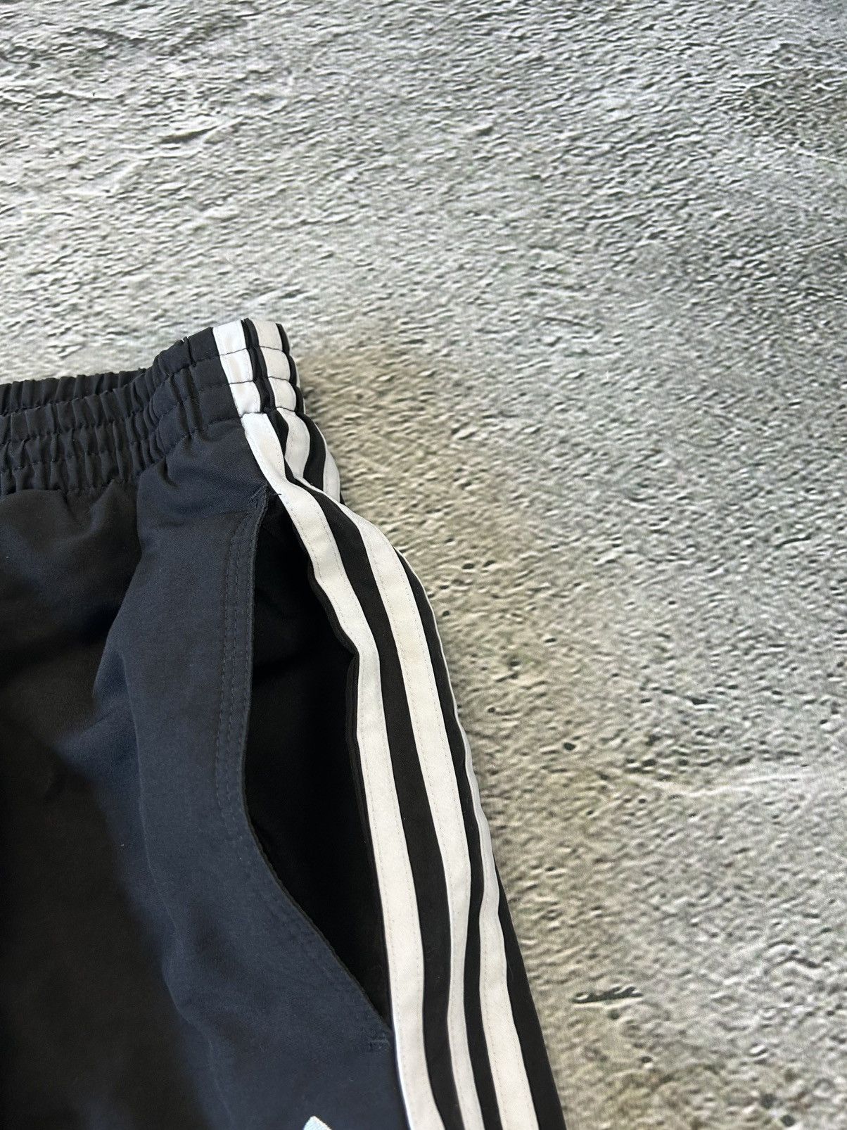 Adidas × Vintage Adidas vintage black track pants small logo 2000s drill Y2K Size US 28 / EU 44 - 3 Thumbnail