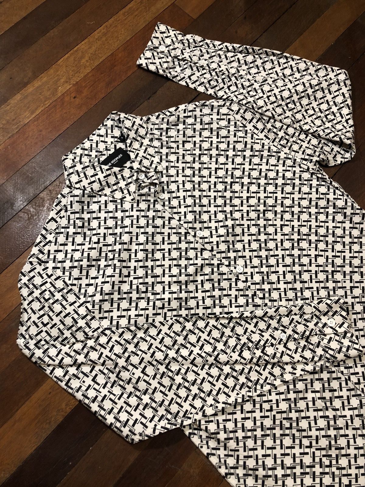 Designer × Japanese Brand × The Kooples Men’s The Kooples Paris Full Print Art Viscose Shirt Up Size US S / EU 44-46 / 1 - 2 Thumbnail