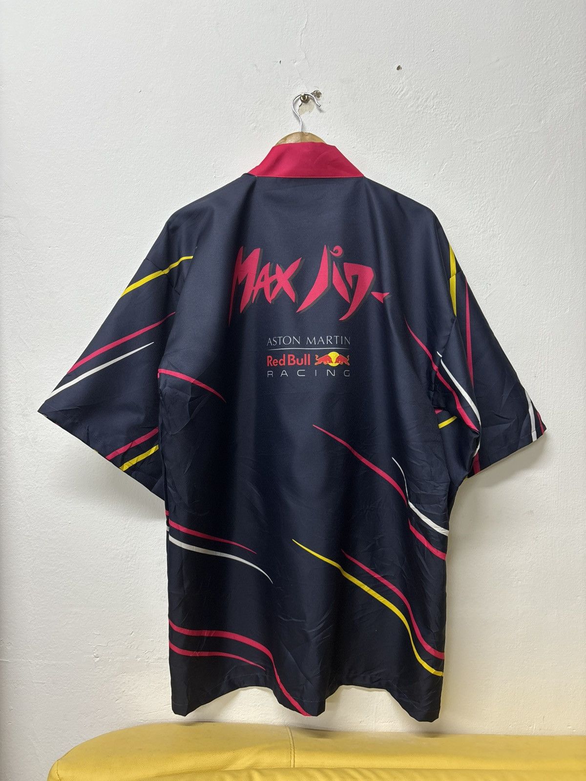 Red Bull RARE Max Verstappen Red Bull Racing Formula 1 Kimono Size US L / EU 52-54 / 3 - 16 Thumbnail