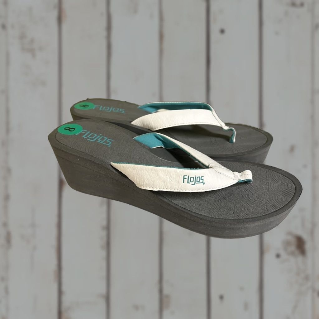Vintage Flojos Women’s Sandal 8 Gray Wedge Thong Olivia NWT Size US 8 / IT 38 - 1 Thumbnail