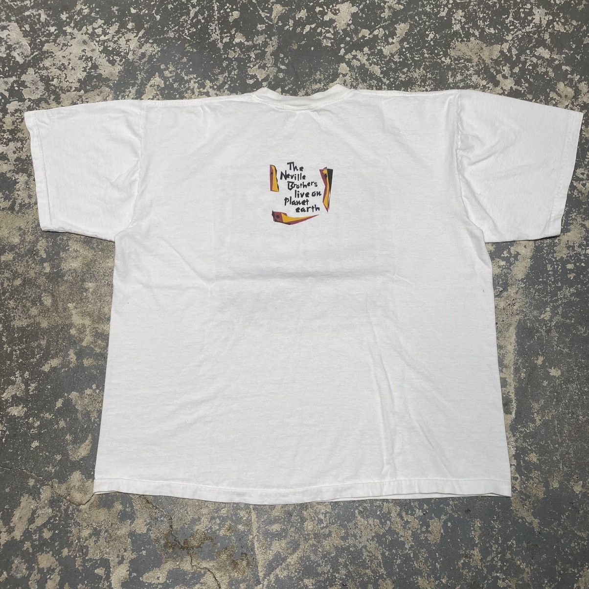 Band Tees × Vintage Vintage The Neville Brothers Live On Planet Earth Tshirt Size US XL / EU 56 / 4 - 6 Thumbnail
