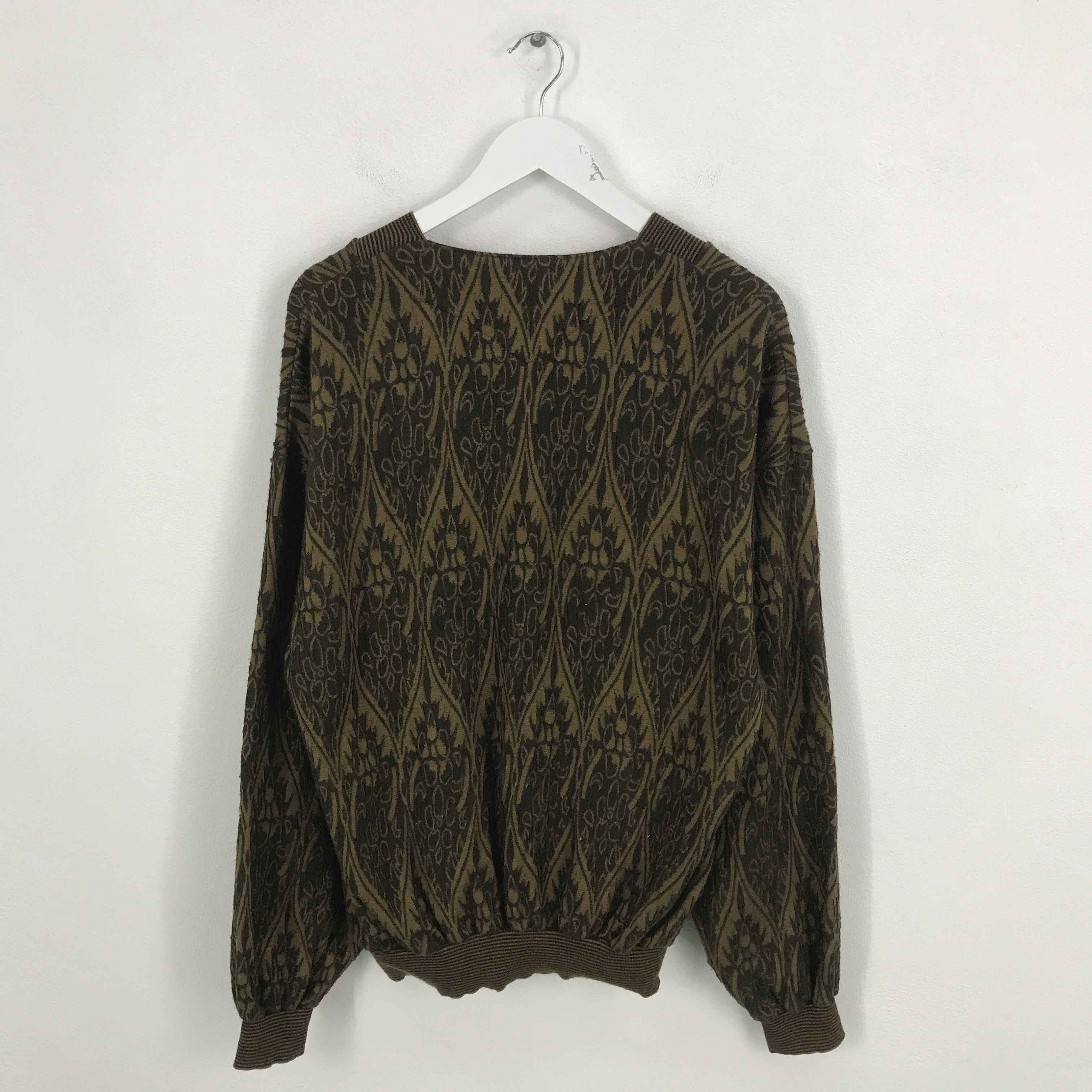 Colette Hyatt × Japanese Brand Rare🔥hyatt college V Neck design sweatshirt Size US L / EU 52-54 / 3 - 3 Thumbnail