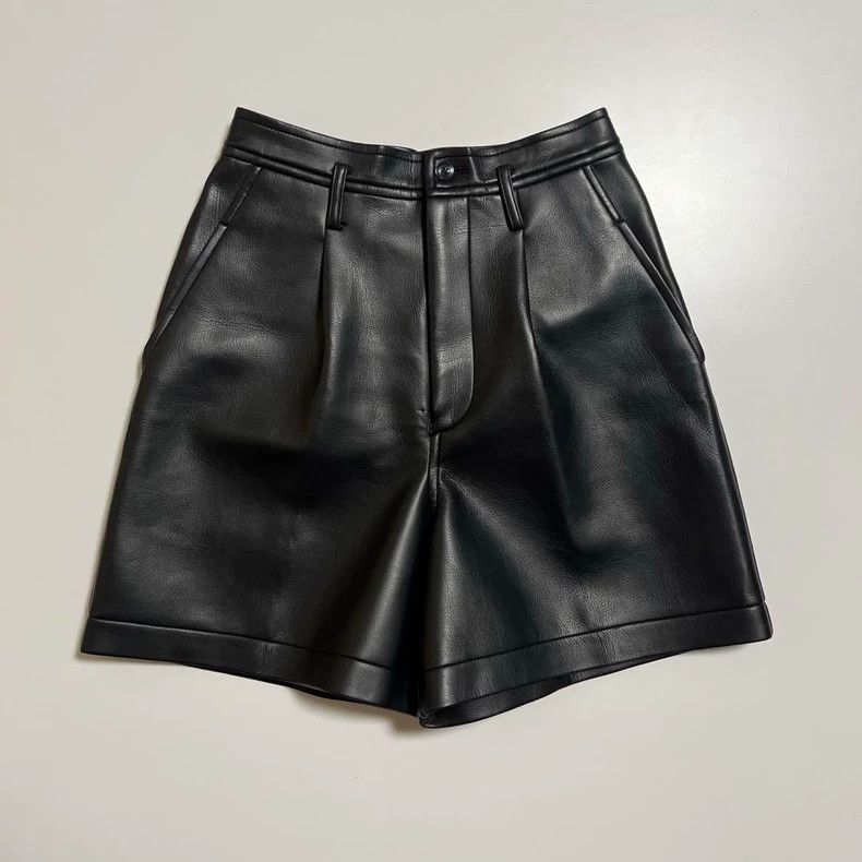 Comme des Garcons size S Black leather shorts