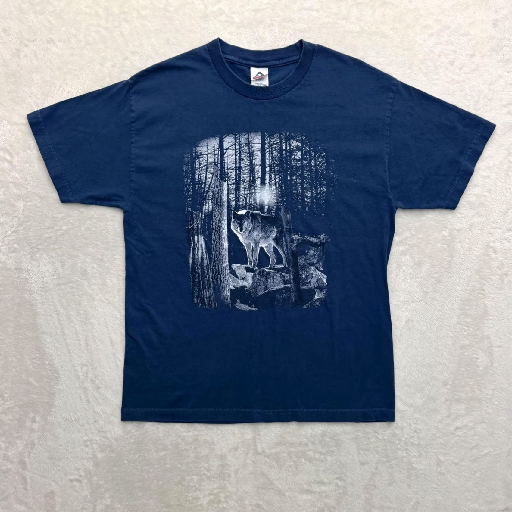 Vintage VINTAGE Alstyle Wolf Shirt Mens L Blue Forest Wildlife Nature Graphic T-Shirt Tee Size US L / EU 52-54 / 3 - 2 Thumbnail