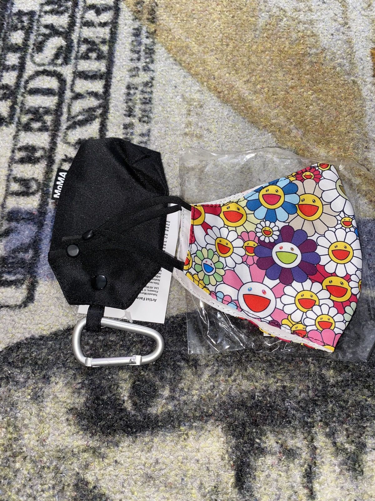 MoMA × Takashi Murakami Tukashi Murakami Flower Face Mask w/ MOMA Bag Size ONE SIZE - 1 Thumbnail