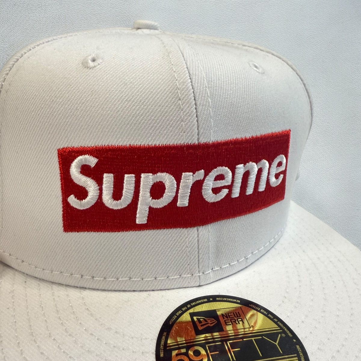 New Era × Supreme Supreme Money Box Logo New Era Fitted Hat Size ONE SIZE - 2 Thumbnail