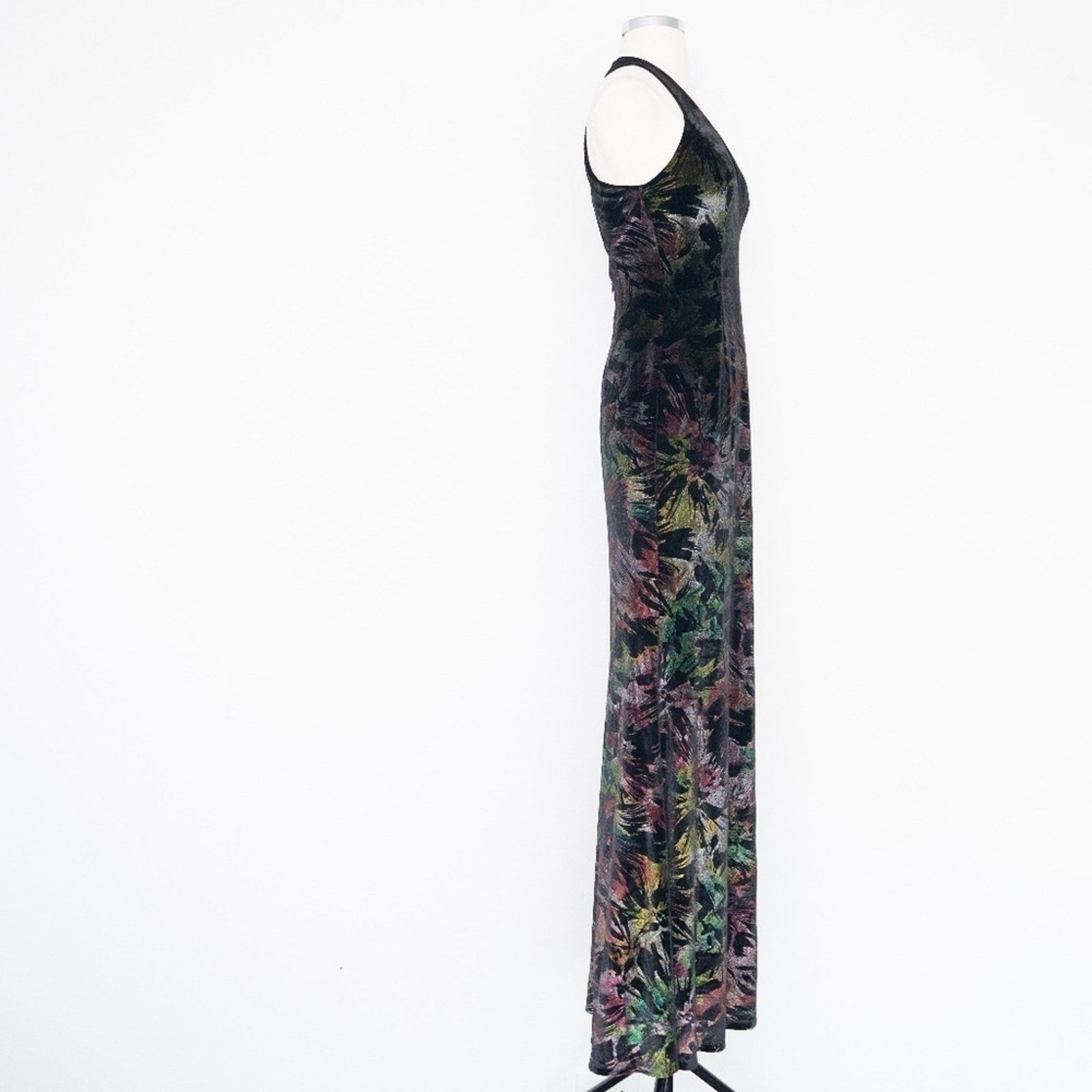 Dress the Population Dress The Population. Abstract Leaf Print Velvet gown. Size XS / US 0-2 / IT 36-38 - 3 Thumbnail