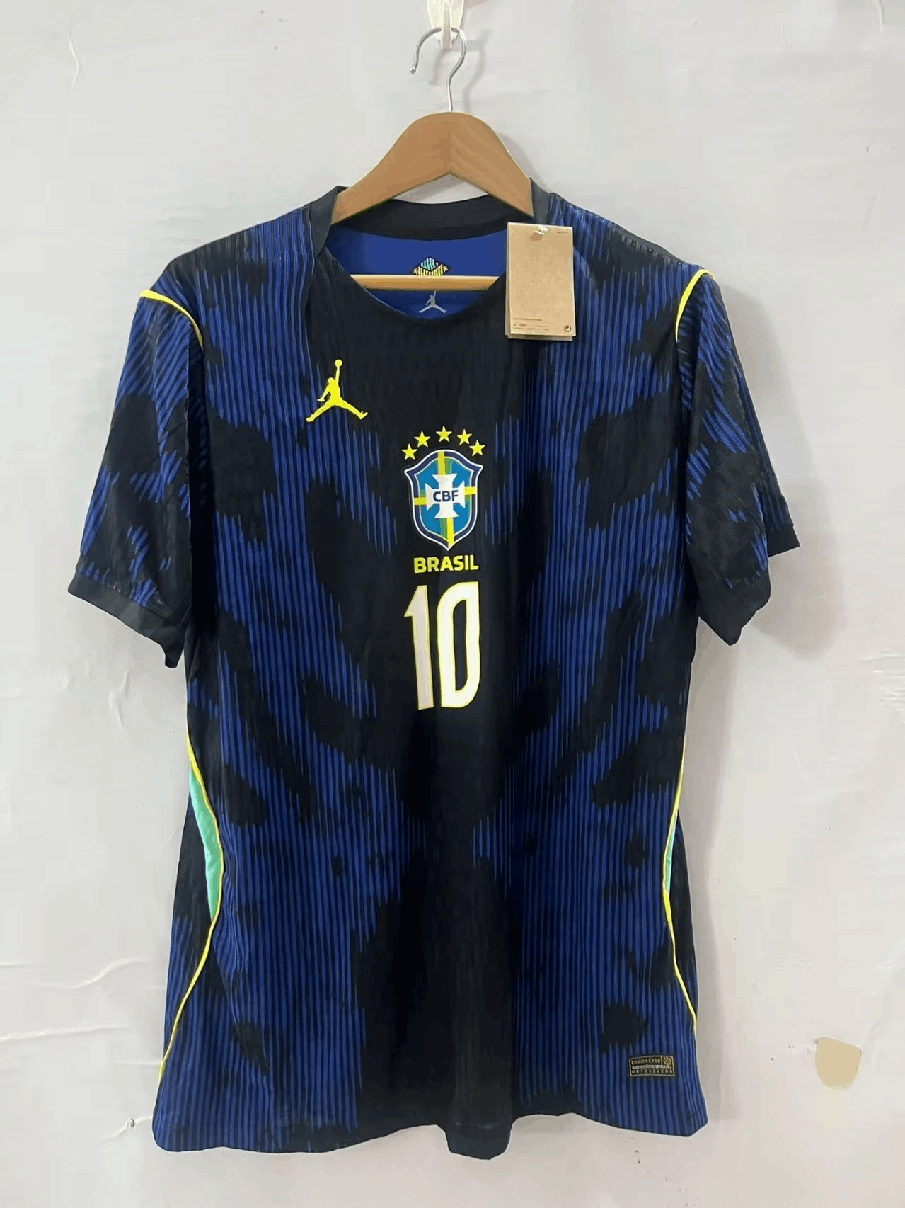 Nike 2026 World Cup Brazil #10 Neymar Jersey Away L Size US L / EU 52-54 / 3 - 1 Thumbnail