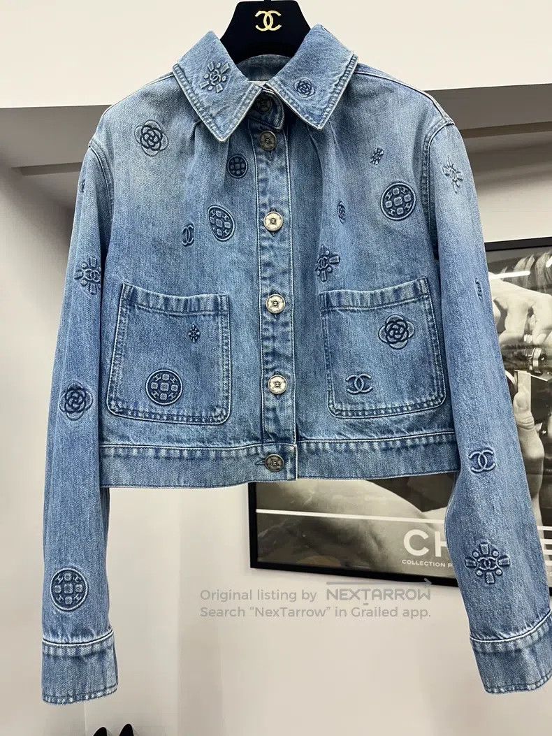 Chanel Chanel Blue camelia embossed denim jacket Size S / US 4 / IT 40 - 1 Thumbnail