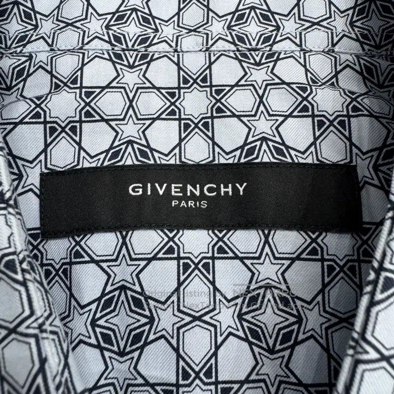Givenchy Givenchy Size41 Star Printed Short Sleeve Shirt Size US M / EU 48-50 / 2 - 2 Thumbnail