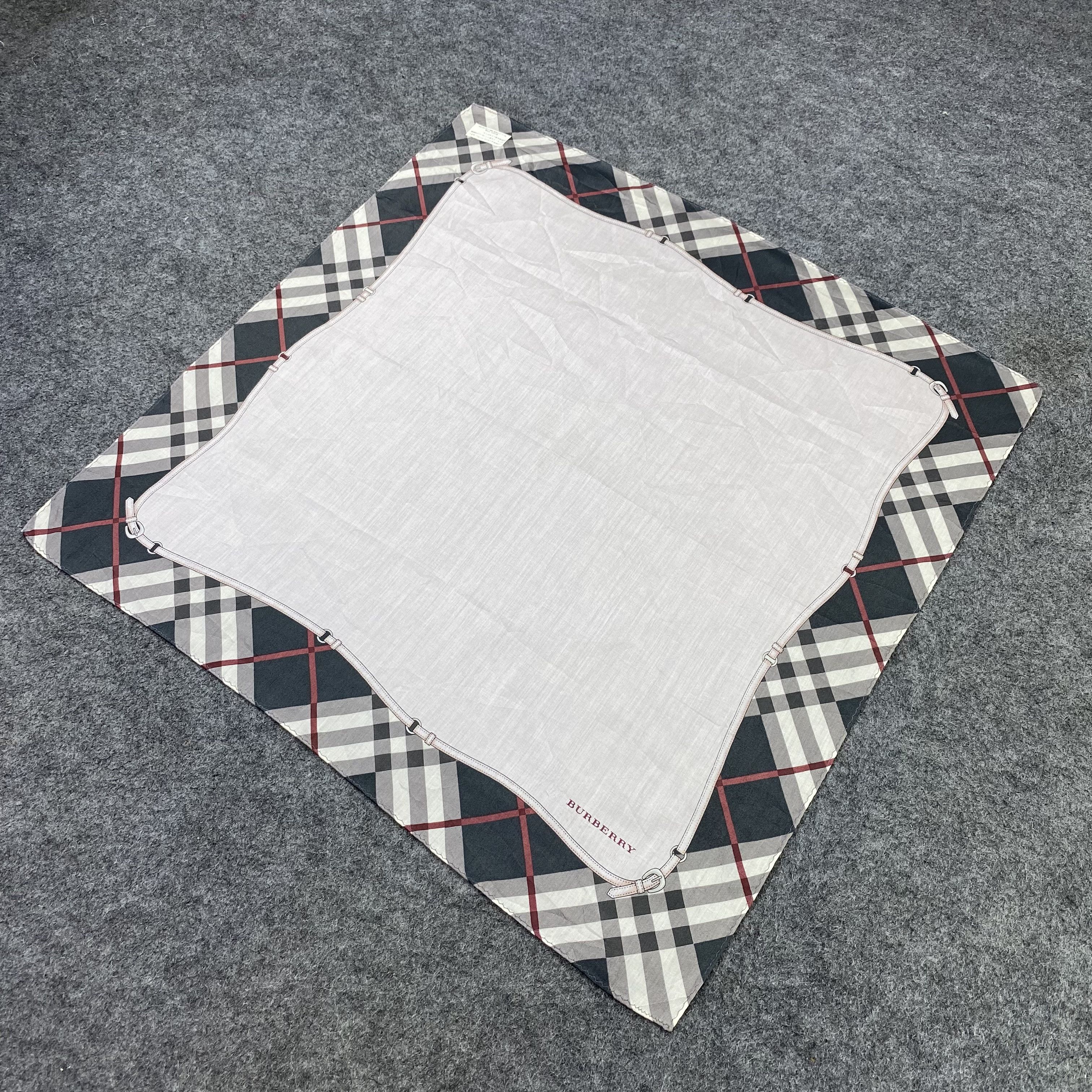 Burberry Burberry Handkerchief / Bandana / Neckerchief-B2292 Size ONE SIZE - 4 Thumbnail