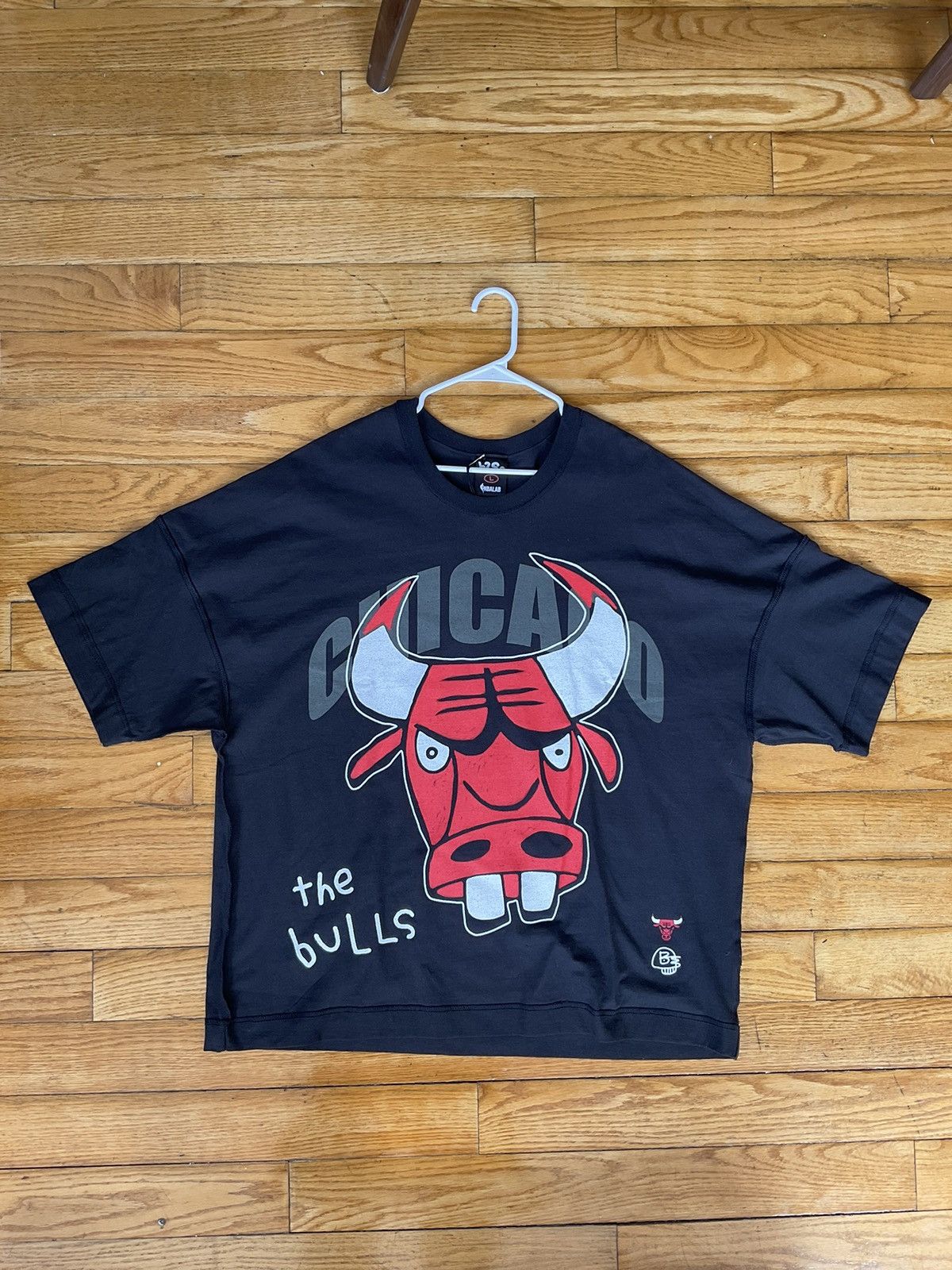 Warren Lotas ウォーレンNBAロータス・シカゴBullsシャツ ファングッズ