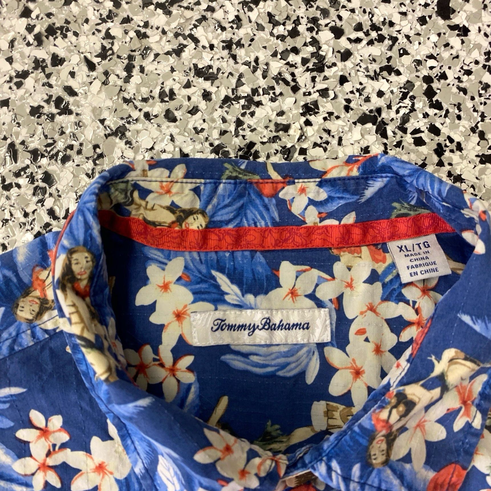 Tommy Bahama VINTAGE Tommy Bahama Hawaiian Shirt XL Silk Blue Floral Hula Girl Aloha Men Short Sleeve Button-Up 100% Silk (Floral) Size US XL / EU 56 / 4 - 2 Thumbnail