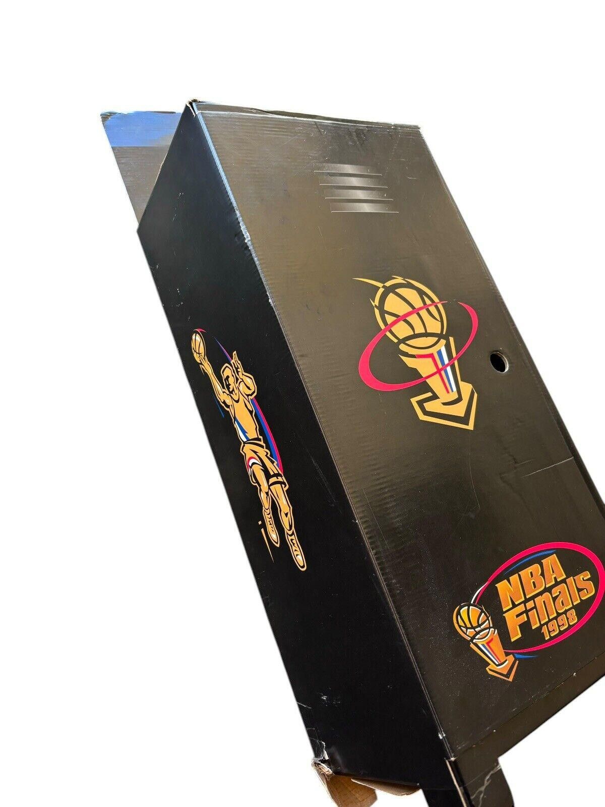 Champion 1998 Chicago Bulls NBA Finals Champion Locker Room Vintage Size ONE SIZE - 3 Thumbnail