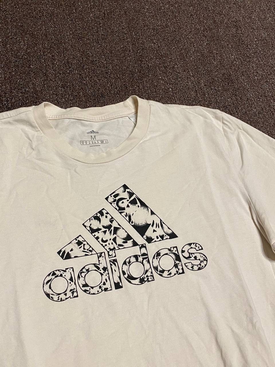 Adidas Adidas Graphic T-Shirt Size US M / EU 48-50 / 2 - 2 Thumbnail