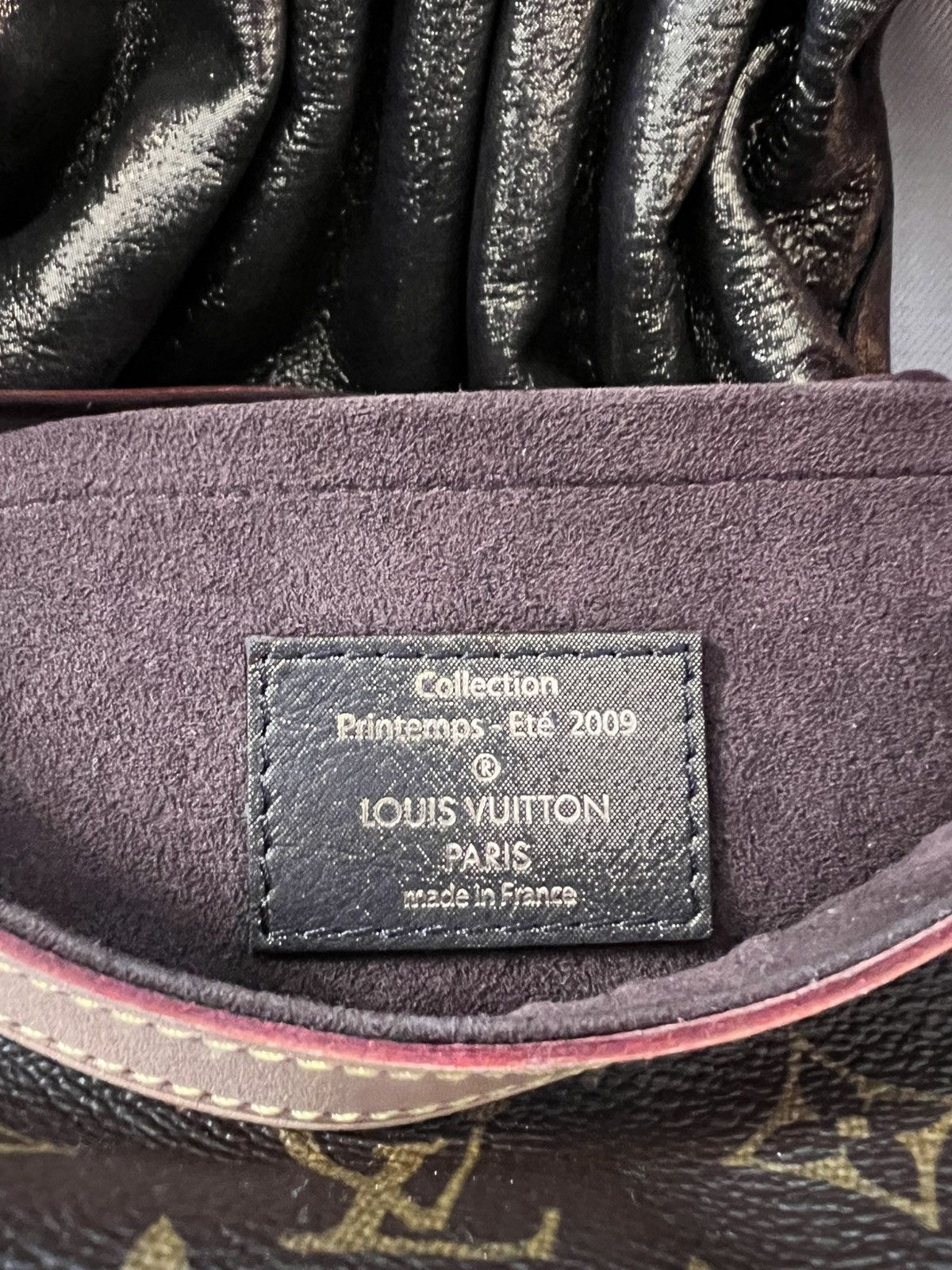 Louis Vuitton Louis Vuitton Monogram Kalahari GM Bag Size ONE SIZE - 5 Thumbnail