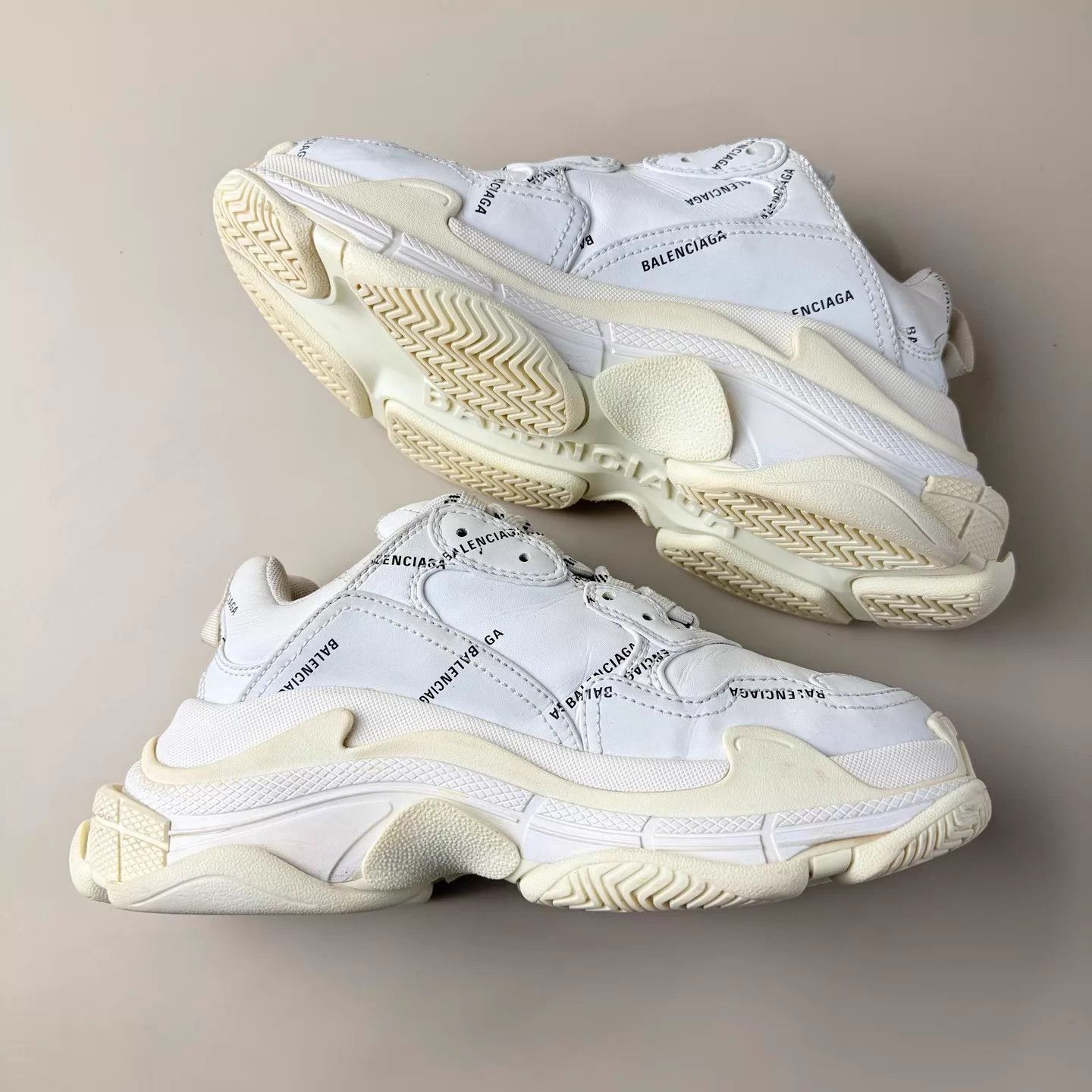 Balenciaga Balenciaga Triple S Black White Logo 95 New 38 EU Size US 7.5 / IT 37.5 - 6 Thumbnail