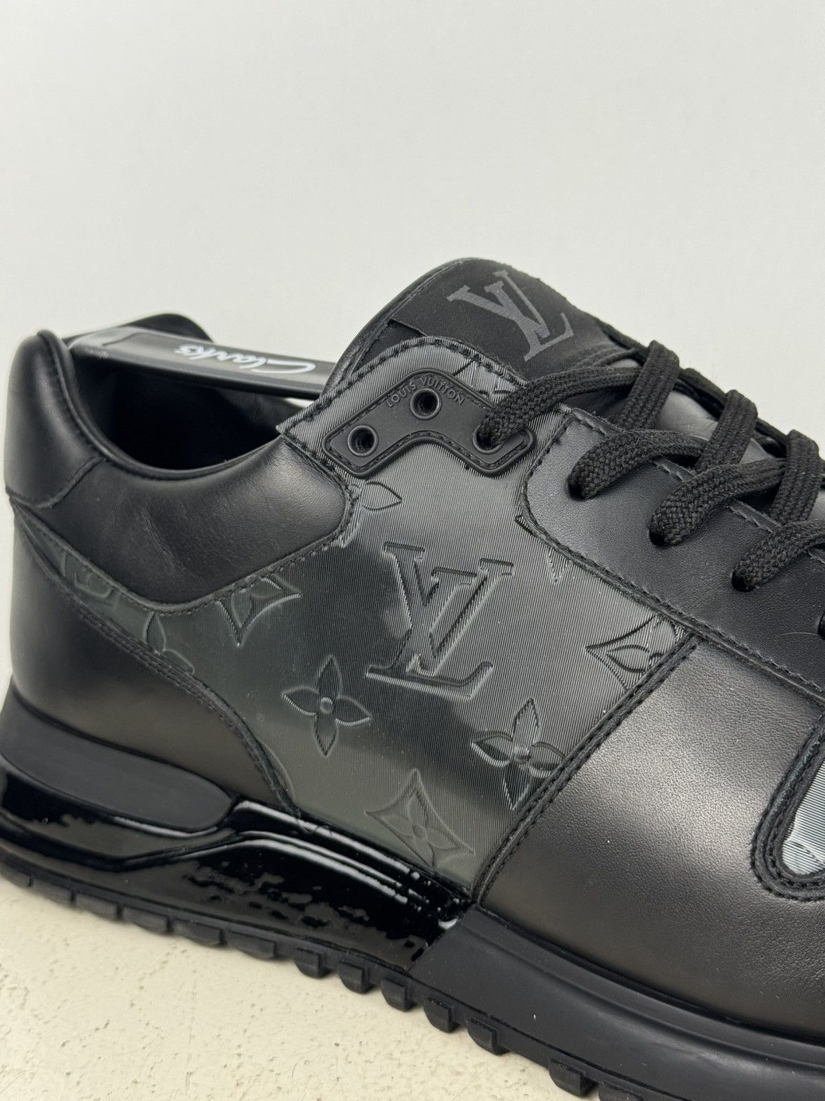Louis Vuitton Louis Vuitton sneakers in excellent condition, sizes 9-10 Size US 10 / EU 43 - 7 Thumbnail
