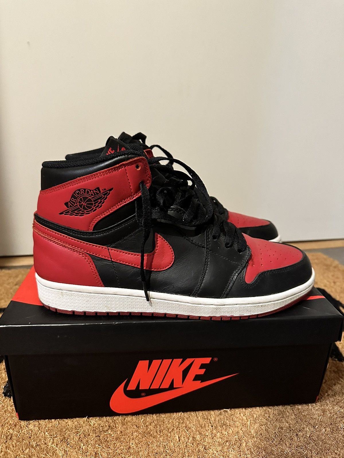 Pre-owned Jordan Brand 1 Retro Bred (2013) Shoes In Black Red