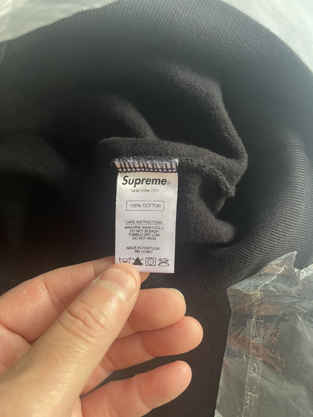 Supreme SUPREME LOVE OR HATE HOODIE BLACK SIZE MEDIUM DS Size US M / EU 48-50 / 2 - 7 Thumbnail