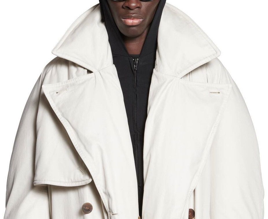 Balenciaga o1bcso1str1025 Maxi Padded Trench Coat in White Size US S / EU 44-46 / 1 - 6 Thumbnail