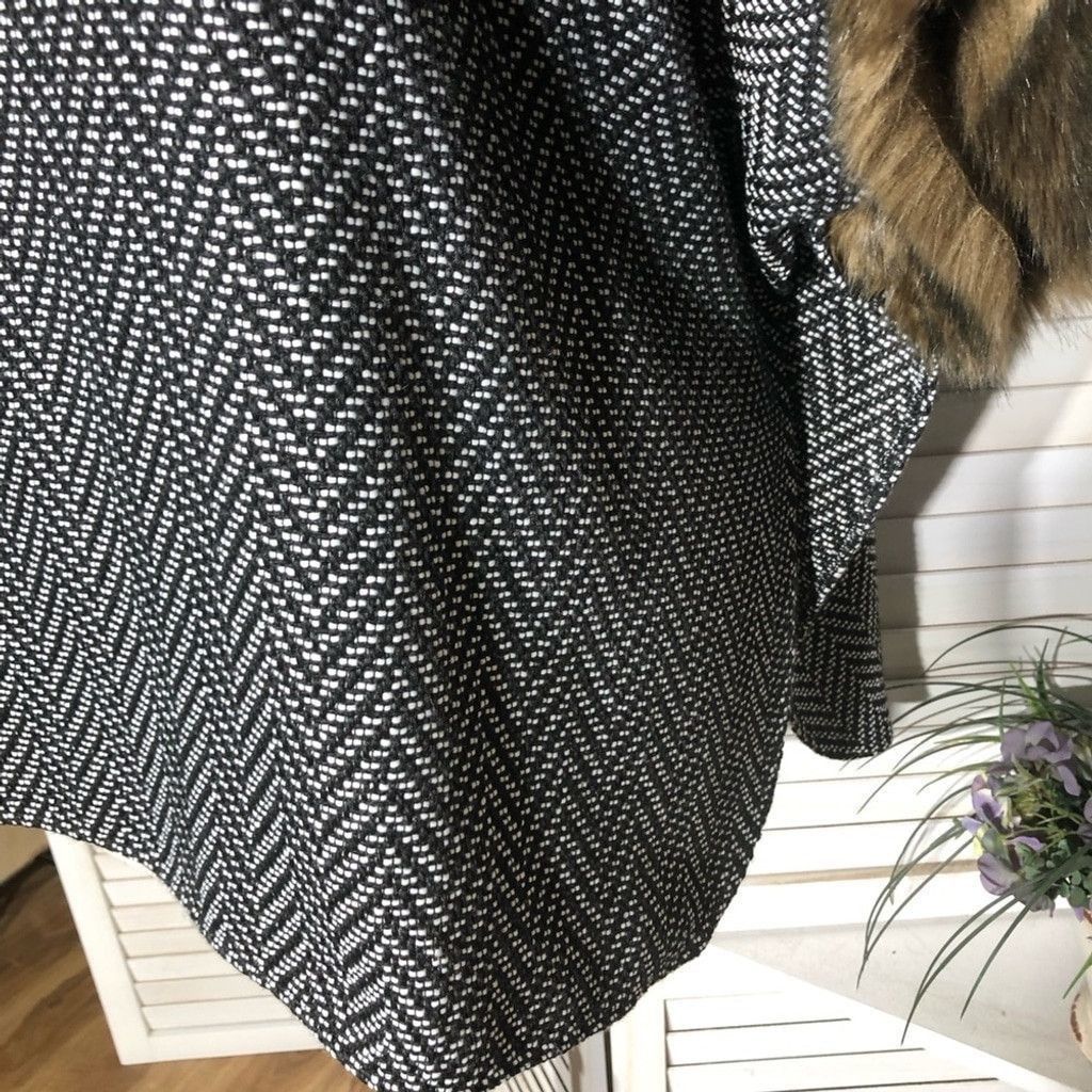 Vintage Poncho Chevron Faux Fur Trim Pullover Black/White Size M / US 6-8 / IT 42-44 - 8 Thumbnail