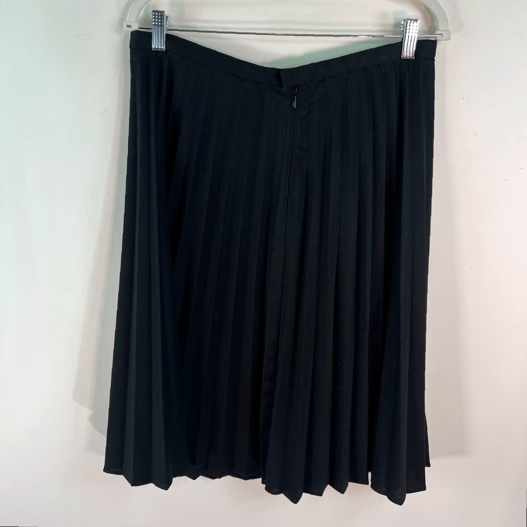 Vintage Vintage Brand Skirt Women Black Pleated Back Zip Size L Size 36" / US 14 / IT 50 - 4 Thumbnail