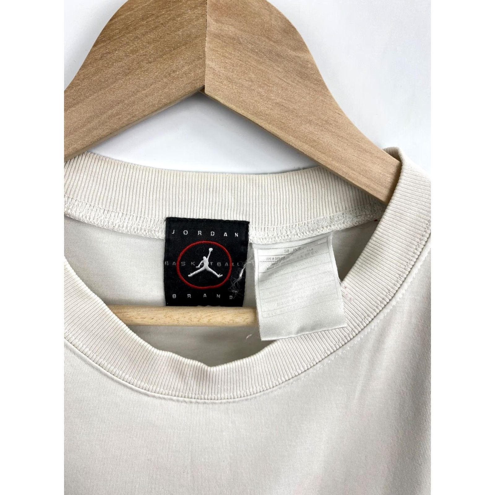 Nike Vintage Nike Jordan t-shirt Mens M White 90s USPS? Size US M / EU 48-50 / 2 - 7 Thumbnail