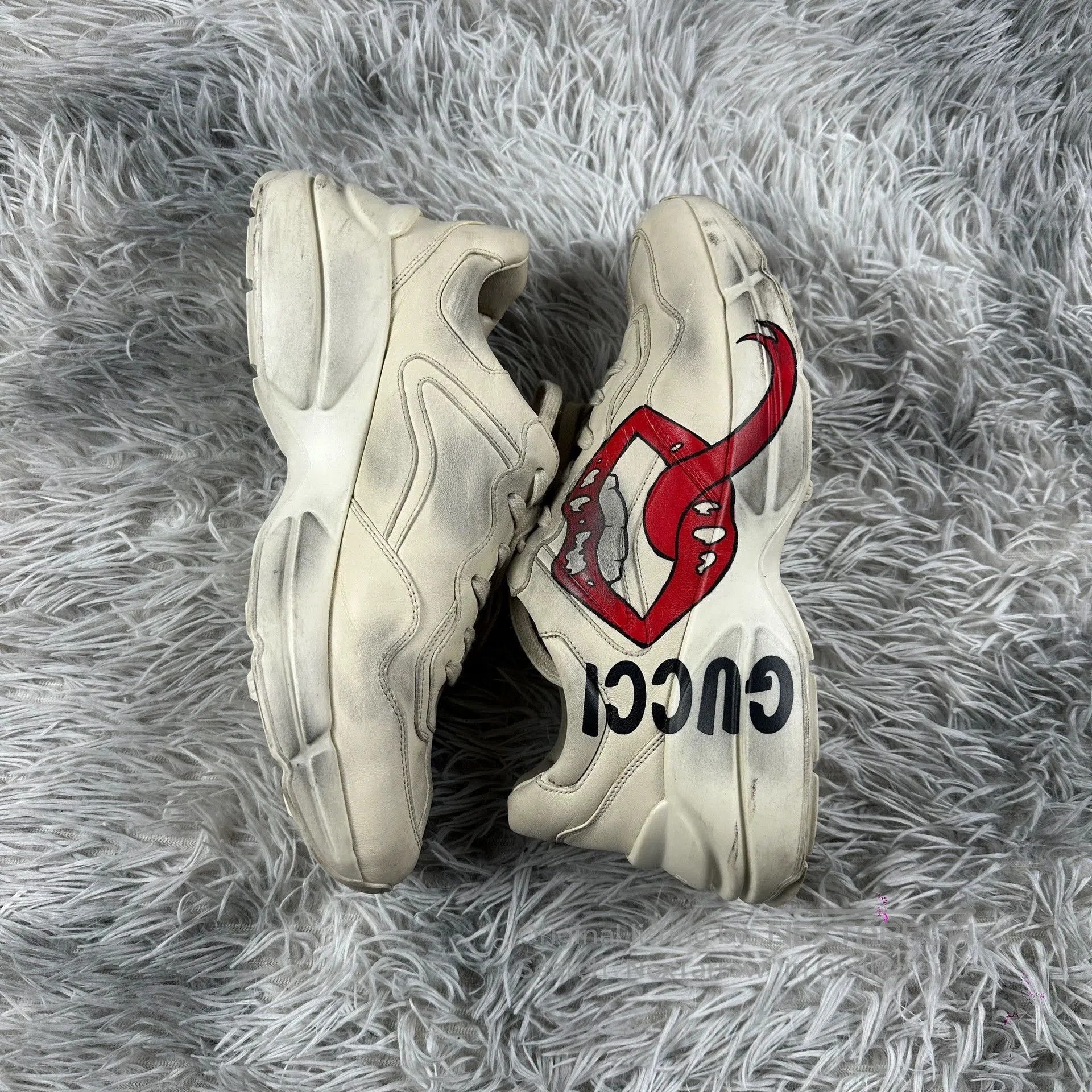 Gucci gucci rhyton lip print sneakers size 43. Size US 10 / EU 43 - 4 Thumbnail