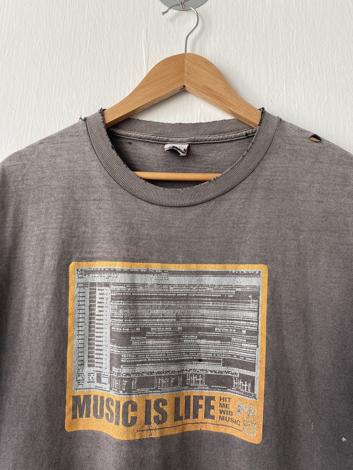 Vintage Vintage Nesta T-shirt Size US L / EU 52-54 / 3 - 2 Thumbnail