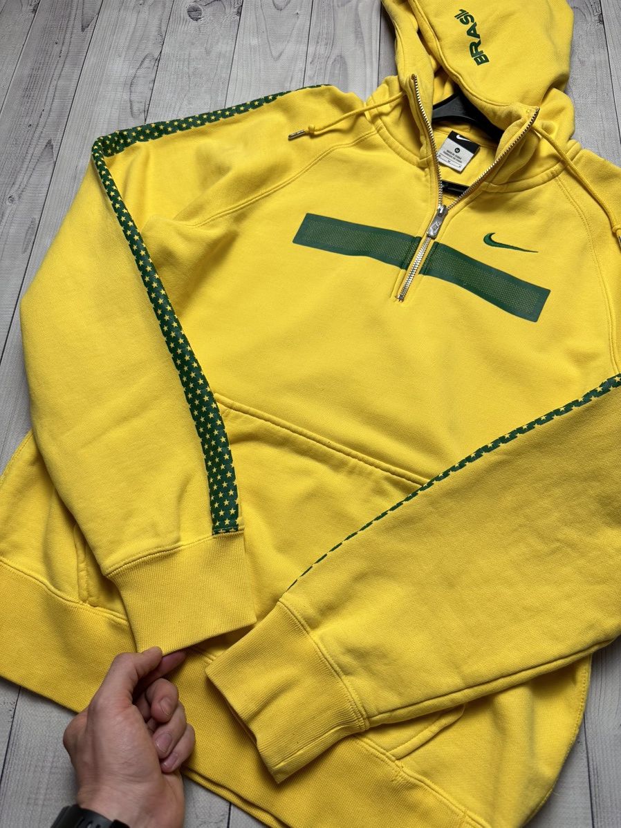 Vintage Vintage Nike Brazil soccer hoodie size M logo rare Size US M / EU 48-50 / 2 - 5 Thumbnail