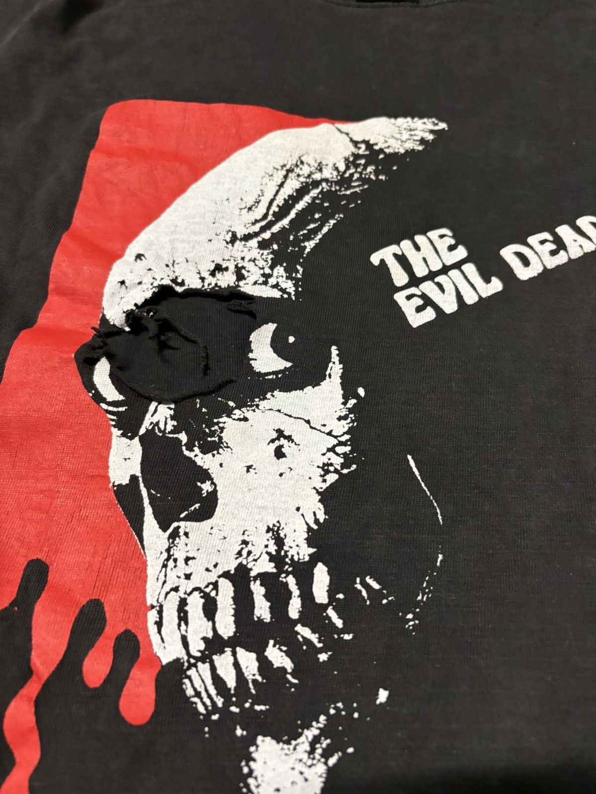 Japanese Brand × Vintage VIntage The Evil Dead Tee Zombies Horror Movie 90s Size US L / EU 52-54 / 3 - 4 Thumbnail