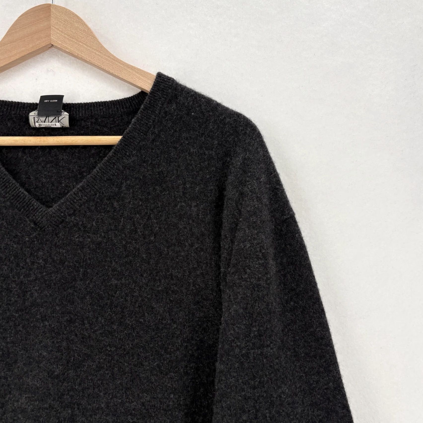 Jos. A. Bank Jos. A. Bank Sweater Mens XL Gray 100% Cashmere V Neck Knit Pullover Soft Preppy Size US XL / EU 56 / 4 - 2 Thumbnail