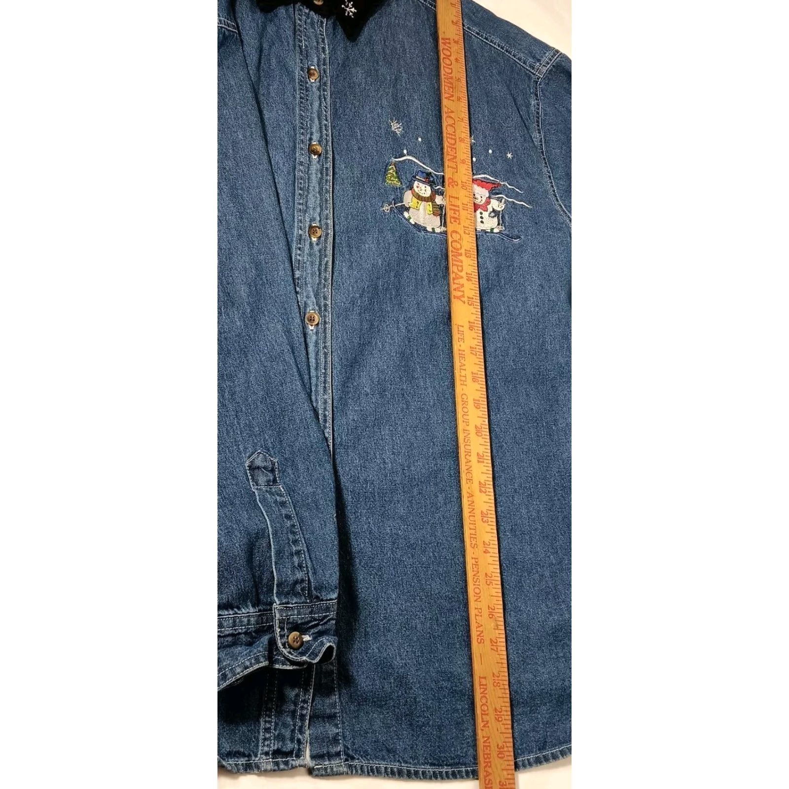 Vintage VINTAGE Nutcracker Plus Size Shirt Women 24W Button Up Long Sleeve Chambray Blue Velvet Collar Embroidered Snowman Christmas Size 4XL / US 24-26 - 3 Thumbnail