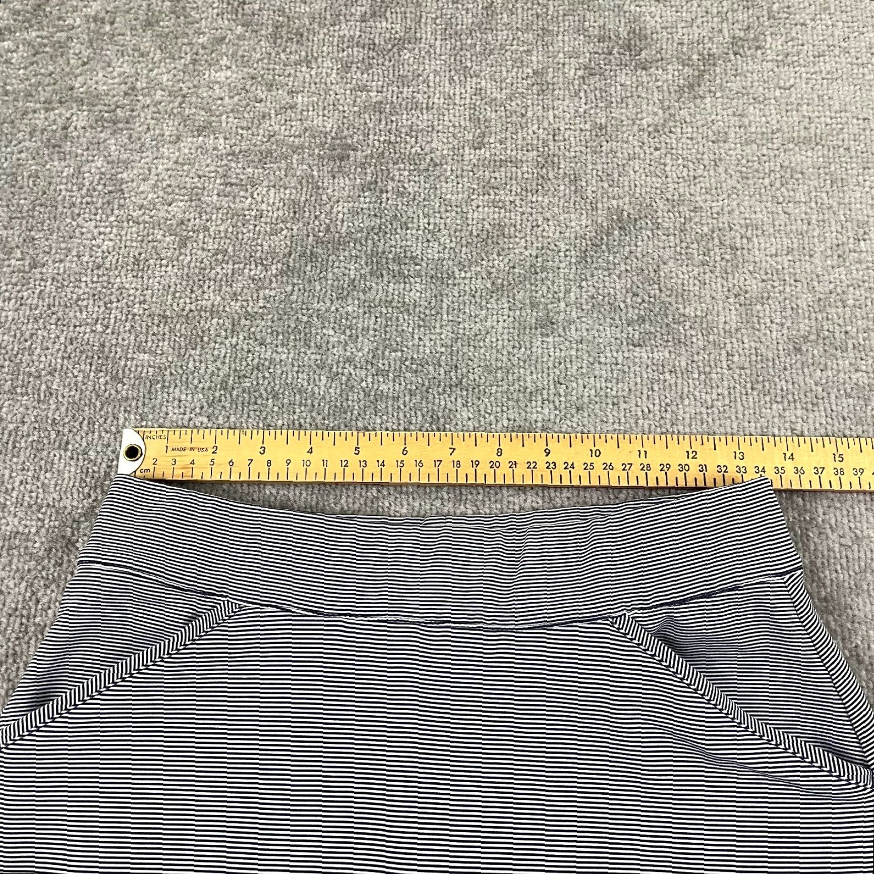 Peter Millar PETER MILLAR Skort Womens Small Blue White Striped Golf Tennis Short Preppy UPF Shirt Size 28" / US 6 / IT 42 - 4 Thumbnail